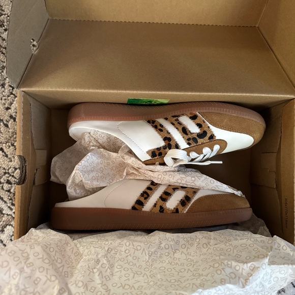 NWT BACK 70 Easter in White Leopard sneakers size 37 slip on mule style - Picture 2 of 8